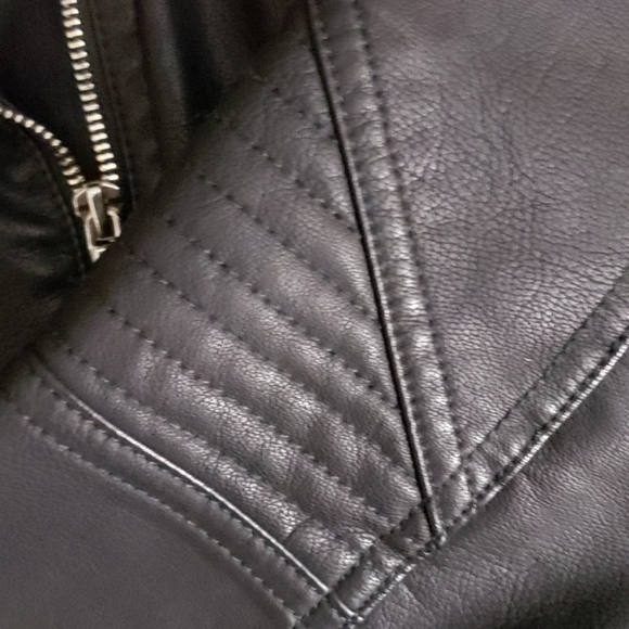 FIRM 🚫 LOWBALLING  BLACK GUESS MOTO JACKET - Picture 8 of 8